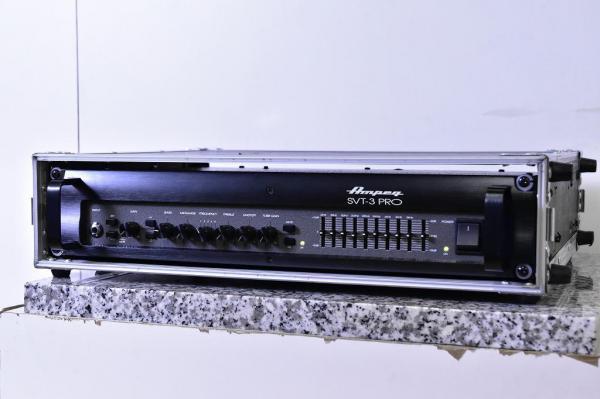 AMPEG/アンペグ SVT-3PRO ベース ヘッドアンプ ラックケース付き 