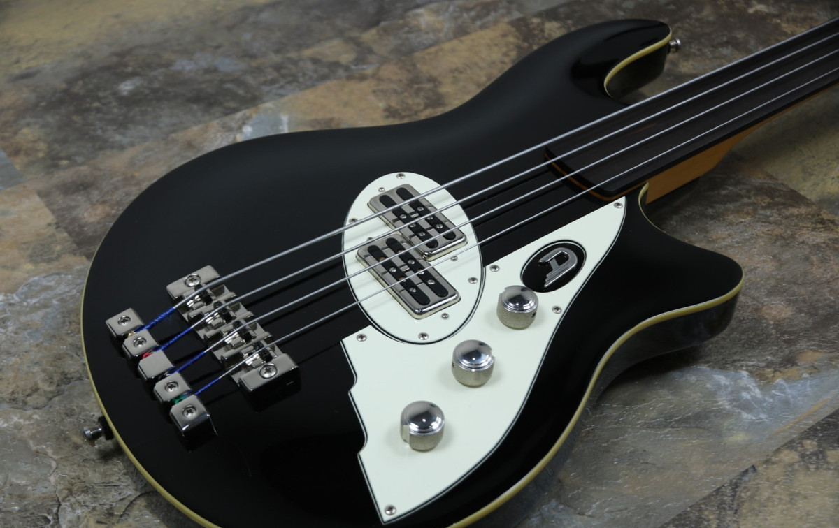 Duesenberg/デューゼンバーグ エレキベース/フレットレスベース