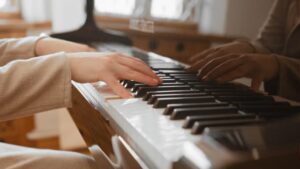 初心者が楽器を始めるときのおすすめは？大人の趣味で一人でも演奏できる楽器入門