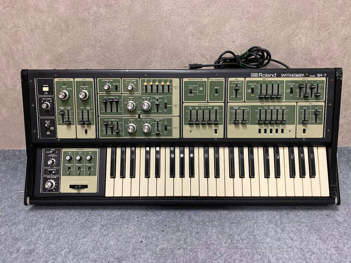 【極美品】ROLAND ローランド E-20 シンセサイザー 付属品多数 Roland】最高峰シンセサイザーに相応しい進化「FANTOM EX」新