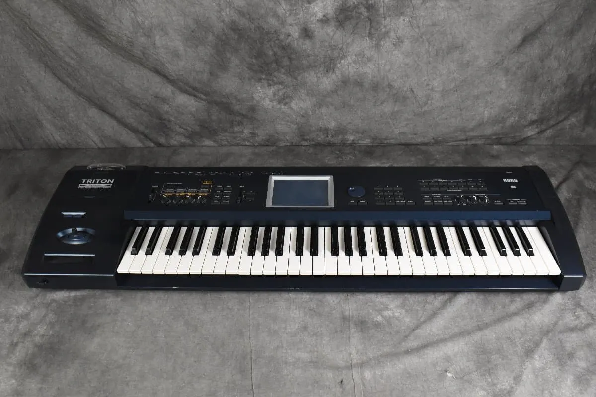 KORG コルグ Triton Extreme TRITONEXT61 61鍵盤 シンセサイザー