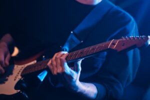 ギターのボリューム奏法(バイオリン奏法)とは？練習方法とコツについて解説