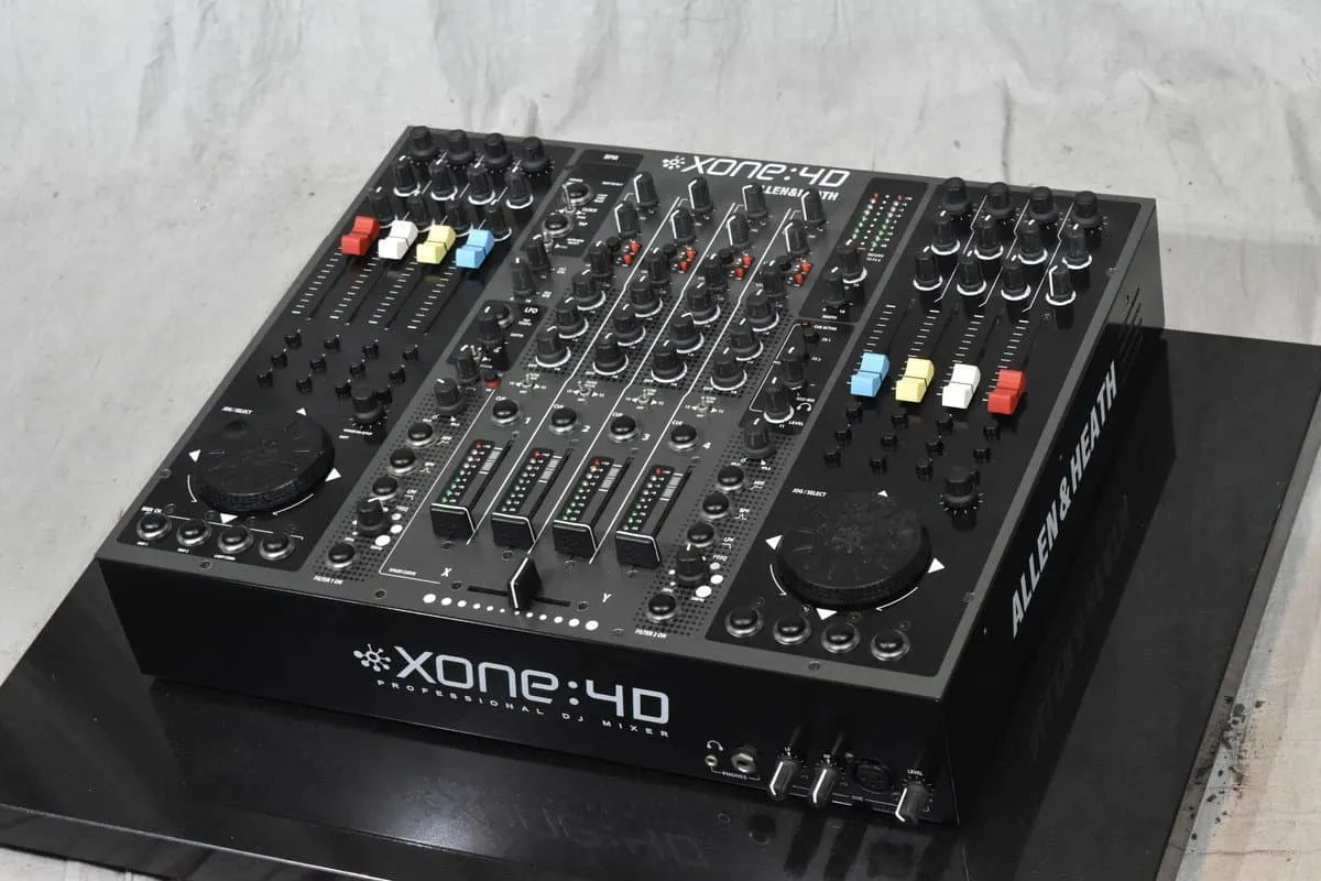 ALLEN&HEATH/アレン＆ヒース DJミキサー XONE:4D ☆元箱付属 | 楽器の買取屋さん