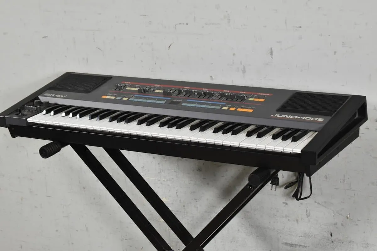 Roland/ローランド アナログシンセサイザー JUNO-106S ジャンク品