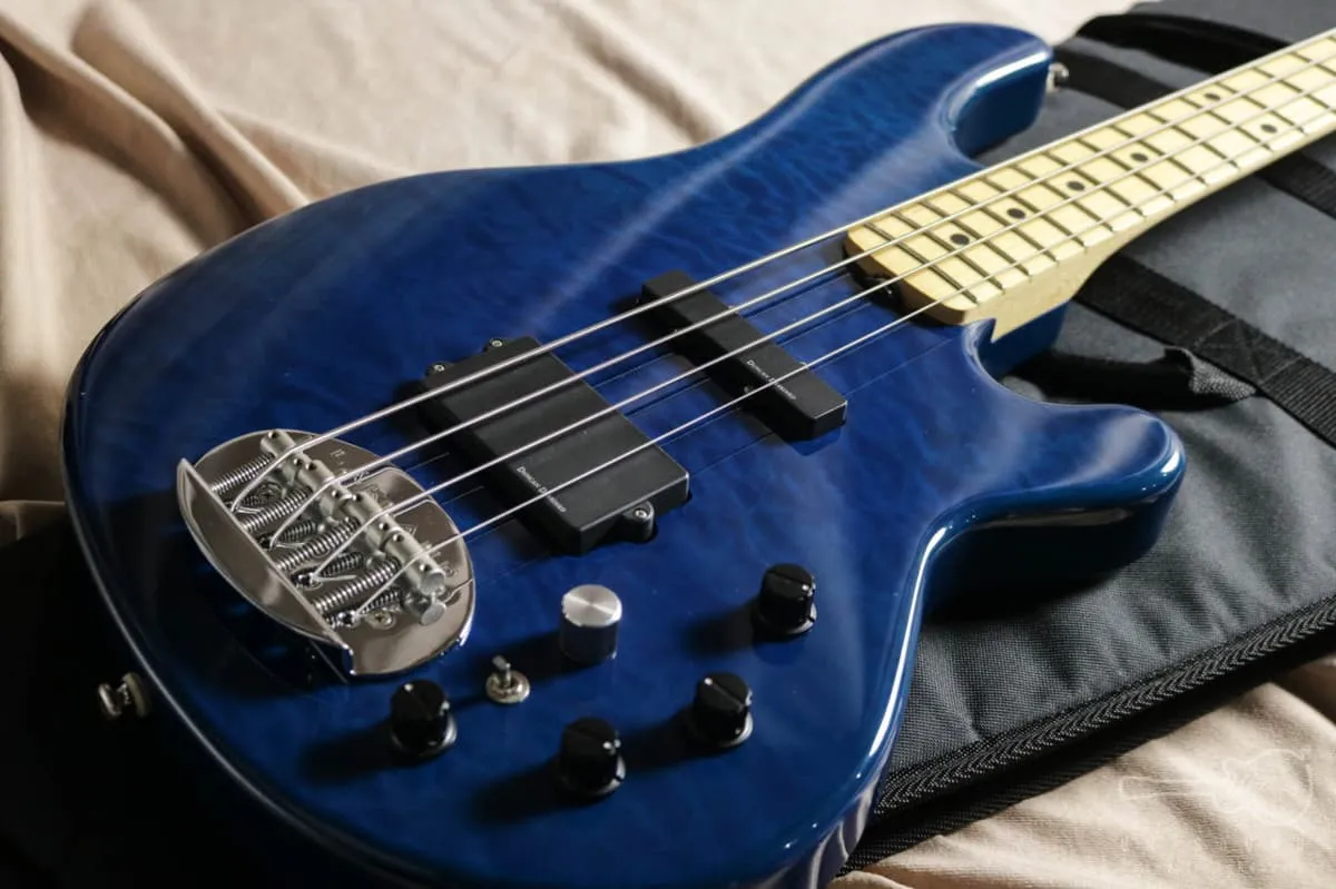 Lakland Skyline Series SK-4DX Blue Translucent / Maple FB レイク