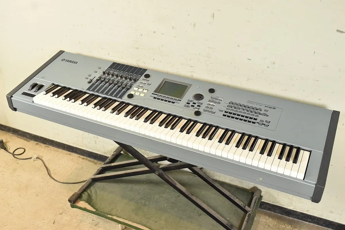 YAMAHA ヤマハ MOTIF XS8 シンセサイザー - 楽器の買取屋さん