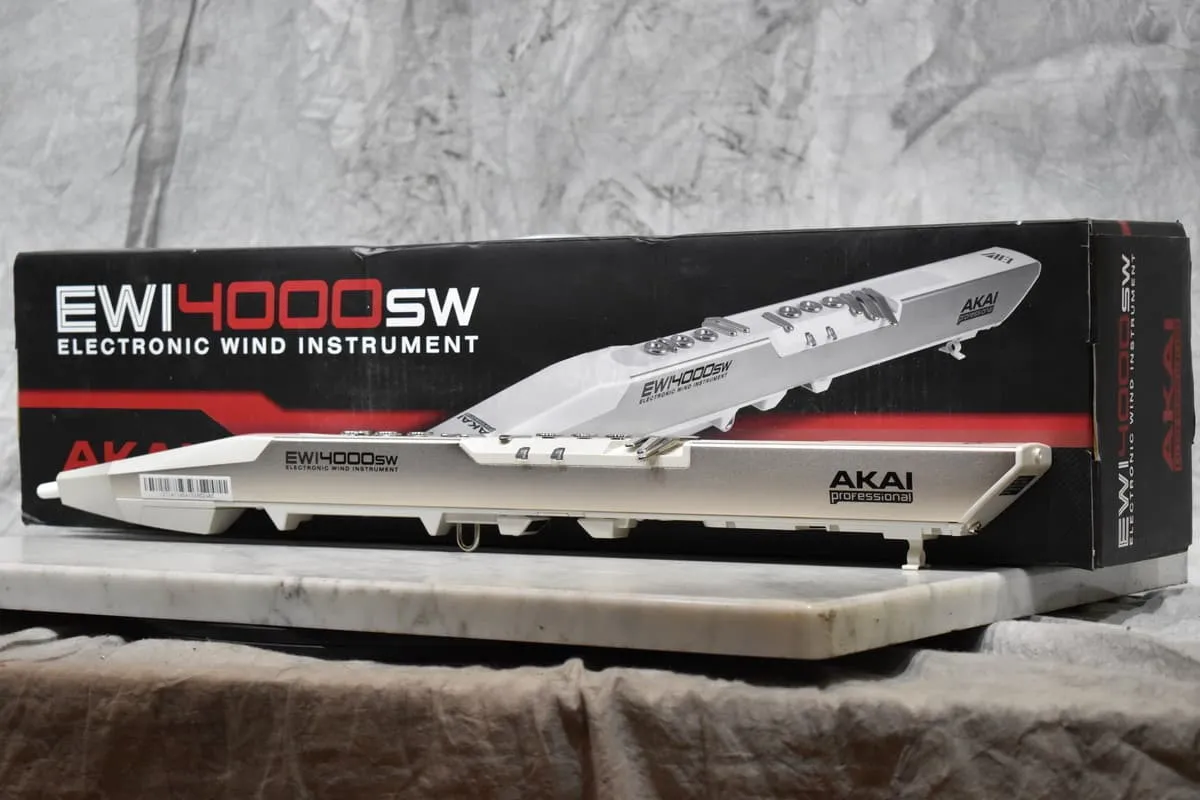 AKAI アカイ professional EWI4000SW ウィンド シンセサイザー - 楽器