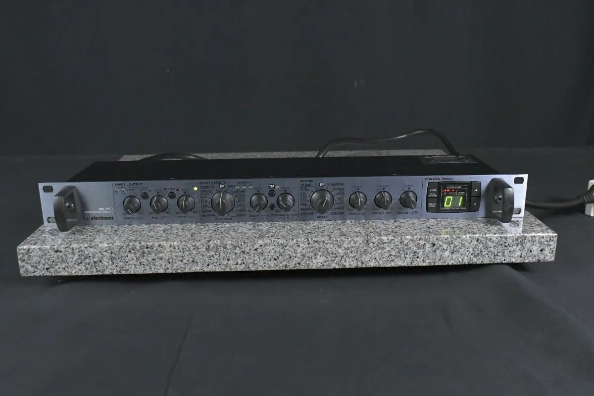 t.c. electronic M350 エフェクター TC ELECTRONIC / プロセッサー M350 - YouTube