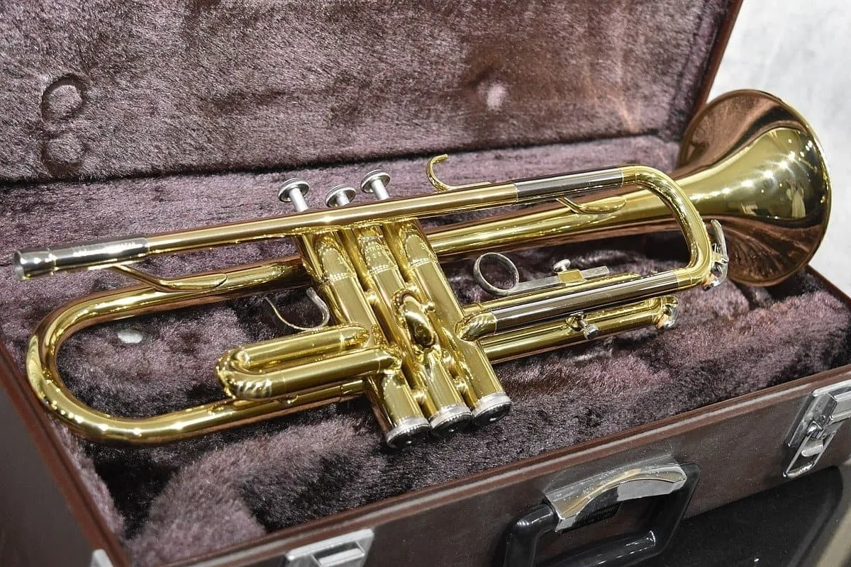 YAMAHA トランペット YTR2320E