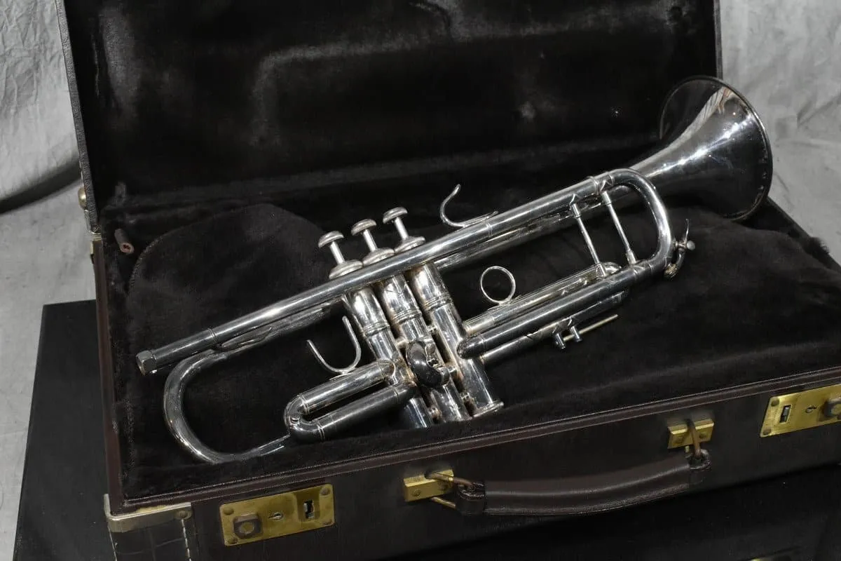 V.Bach トランペットStradivarius Model37 Vincent Bach Stradivarius Bb Trumpet Model 37 - Virtuosity