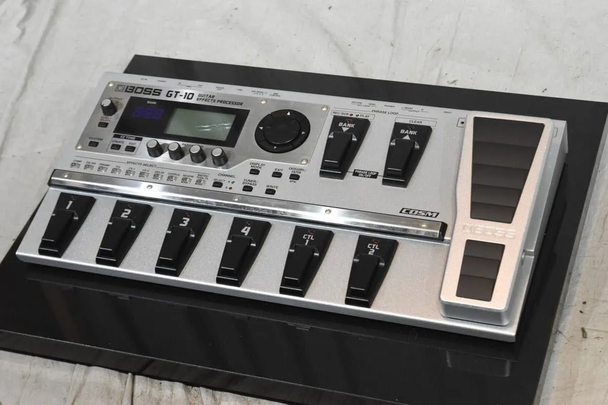BOSS GT10 マルチエフェクター ギター 神奈川県引き取りは1000円引き BOSS GT10 マルチエフェクター ギター 神奈川県引き取りは1000円引き