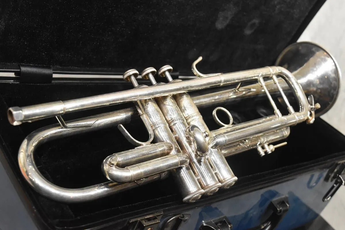 VINCENT BACH ヴィンセントバック トランペット Stradivarius Model 37